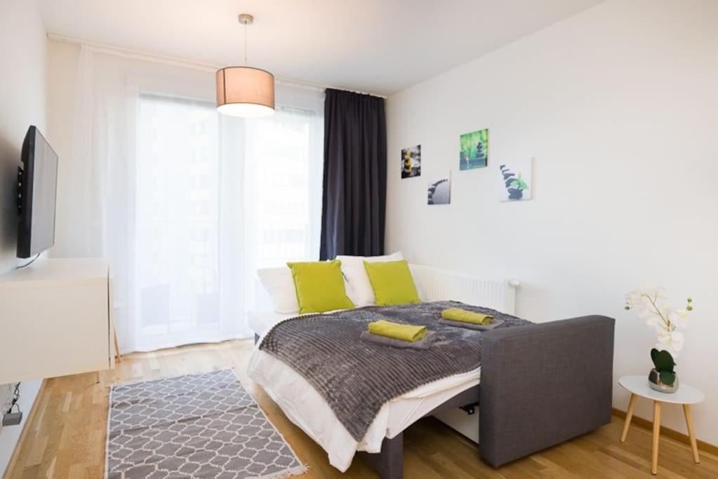 Premium City Apartment With Balcony! Free Garage Parking Included! 维也纳 外观 照片