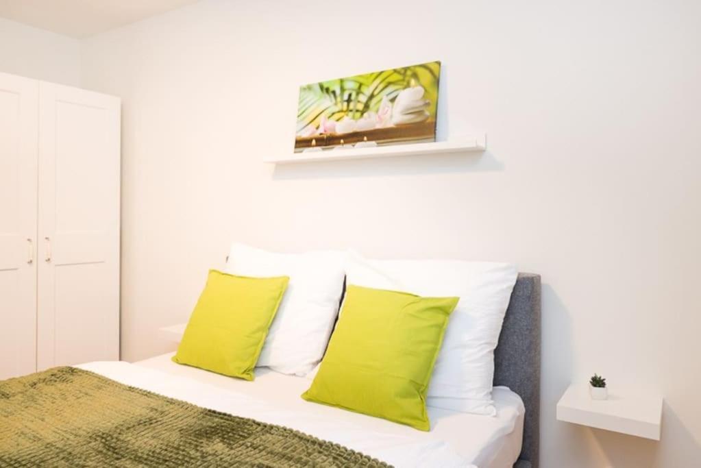 Premium City Apartment With Balcony! Free Garage Parking Included! 维也纳 外观 照片
