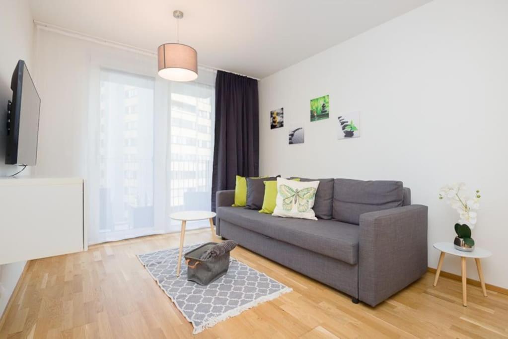 Premium City Apartment With Balcony! Free Garage Parking Included! 维也纳 外观 照片