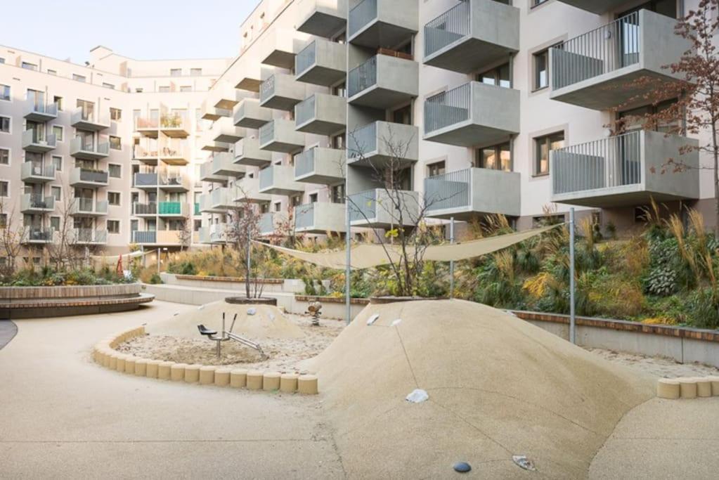 Premium City Apartment With Balcony! Free Garage Parking Included! 维也纳 外观 照片